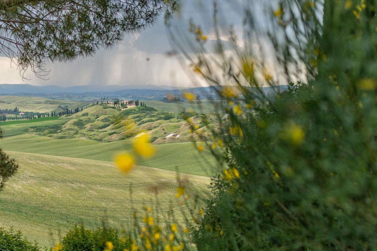 Tuscany Balcony: Crete Senesi Casetta Exterior photo