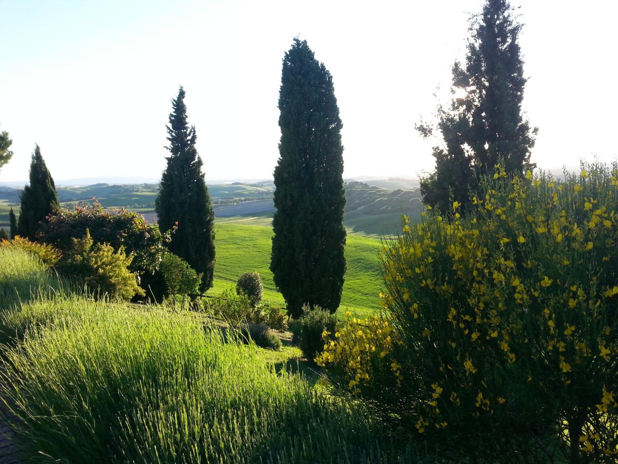 Tuscany Balcony: Crete Senesi Casetta Exterior photo