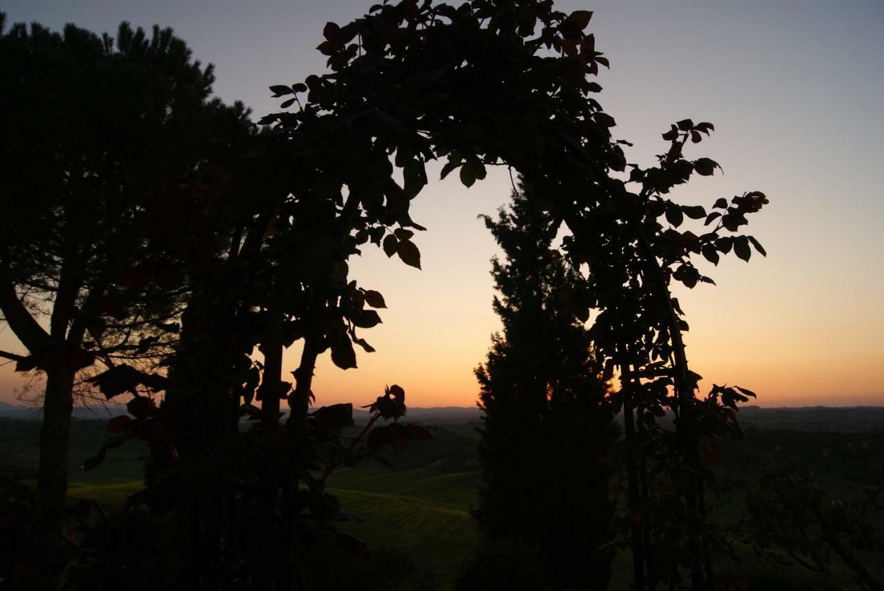 Tuscany Balcony: Crete Senesi Casetta Exterior photo